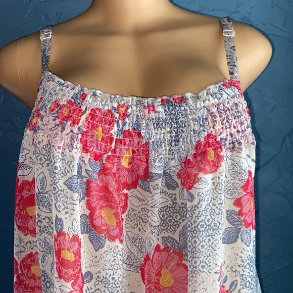 Torrid Floral Women’s Blouse Sz 1, top adjustable straps - Picture 3 of 10